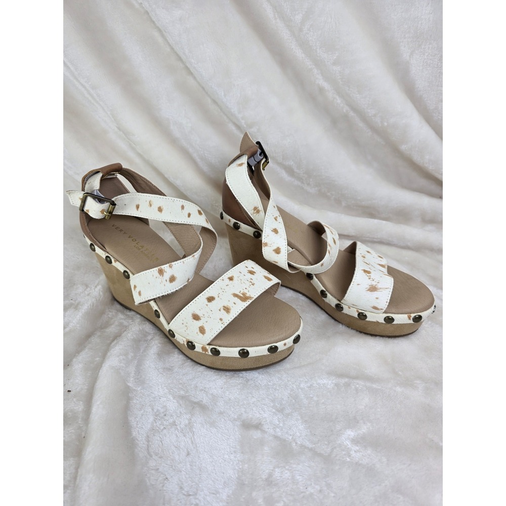 VERY VOLATILE Wedge Sandals White Brown Cowhide Studded Ankle Strap Women Size 9